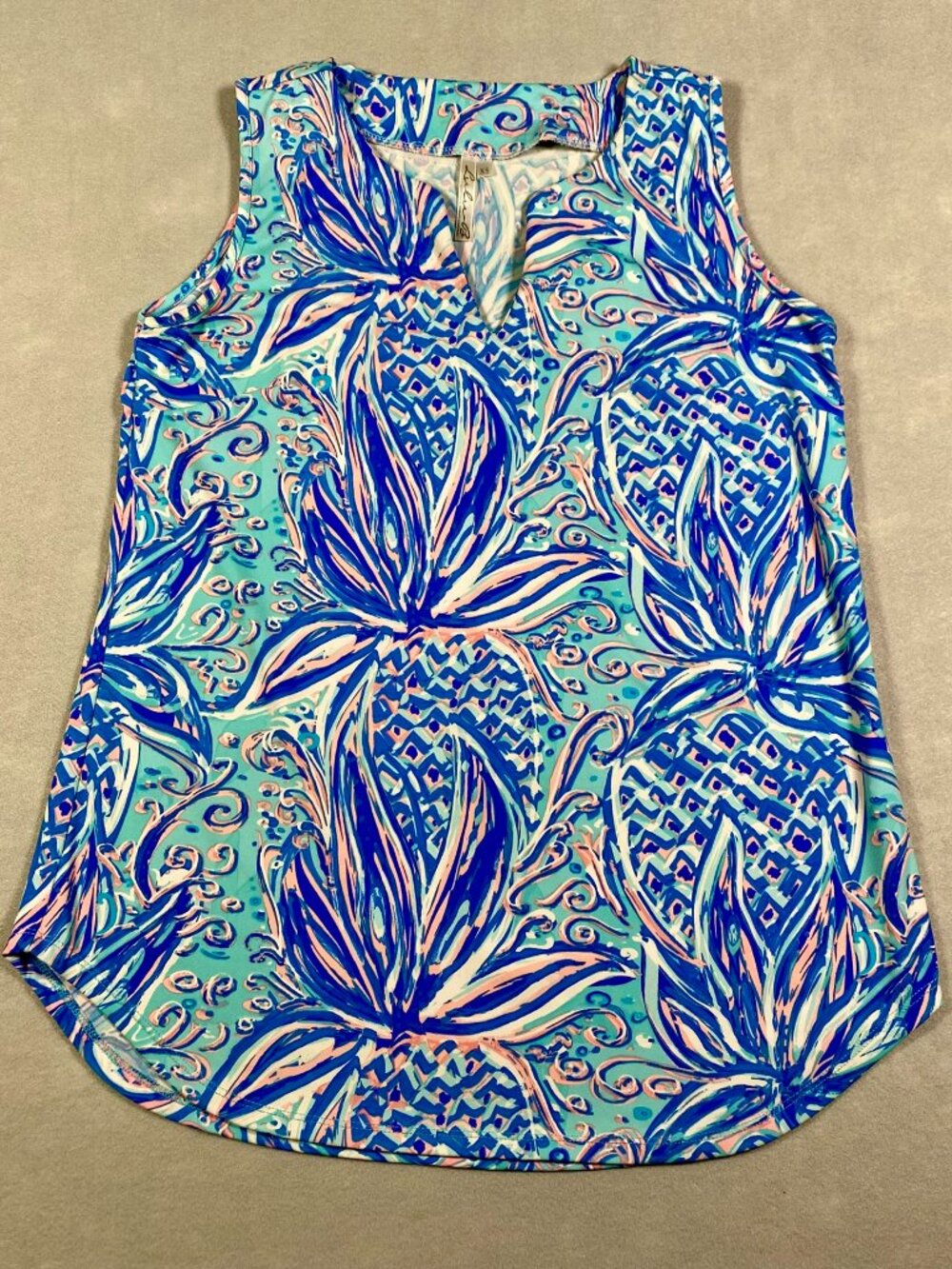 Lulu B Sleeveless V-Neck Top SPF 50+ - Coastal Pineapple Resort Wear - Womens Si
